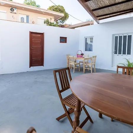 Ferienhaus Ftieni Traditional House
